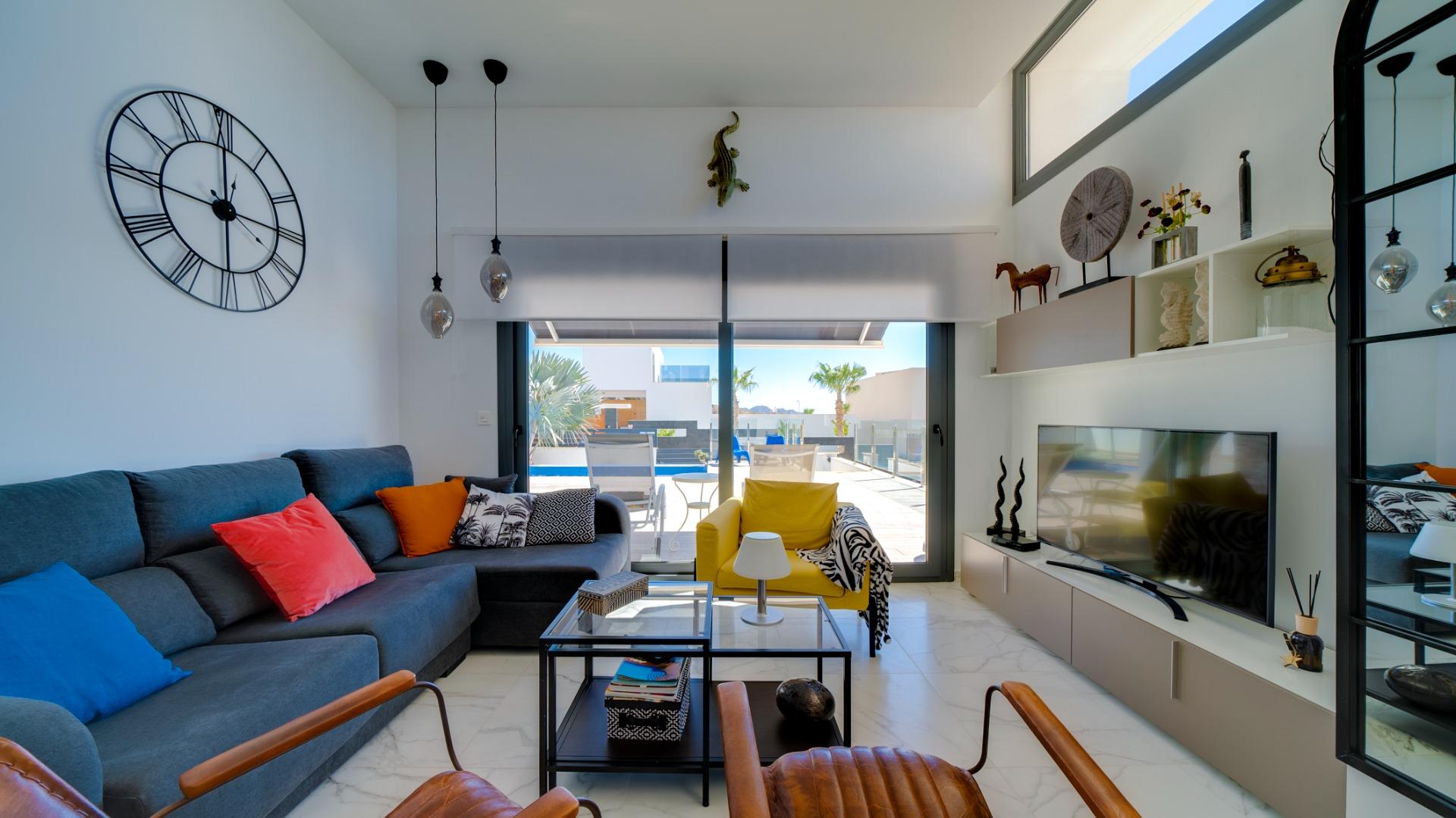 Parduodama vieno aukšto vila su baseinu Ispanijoje