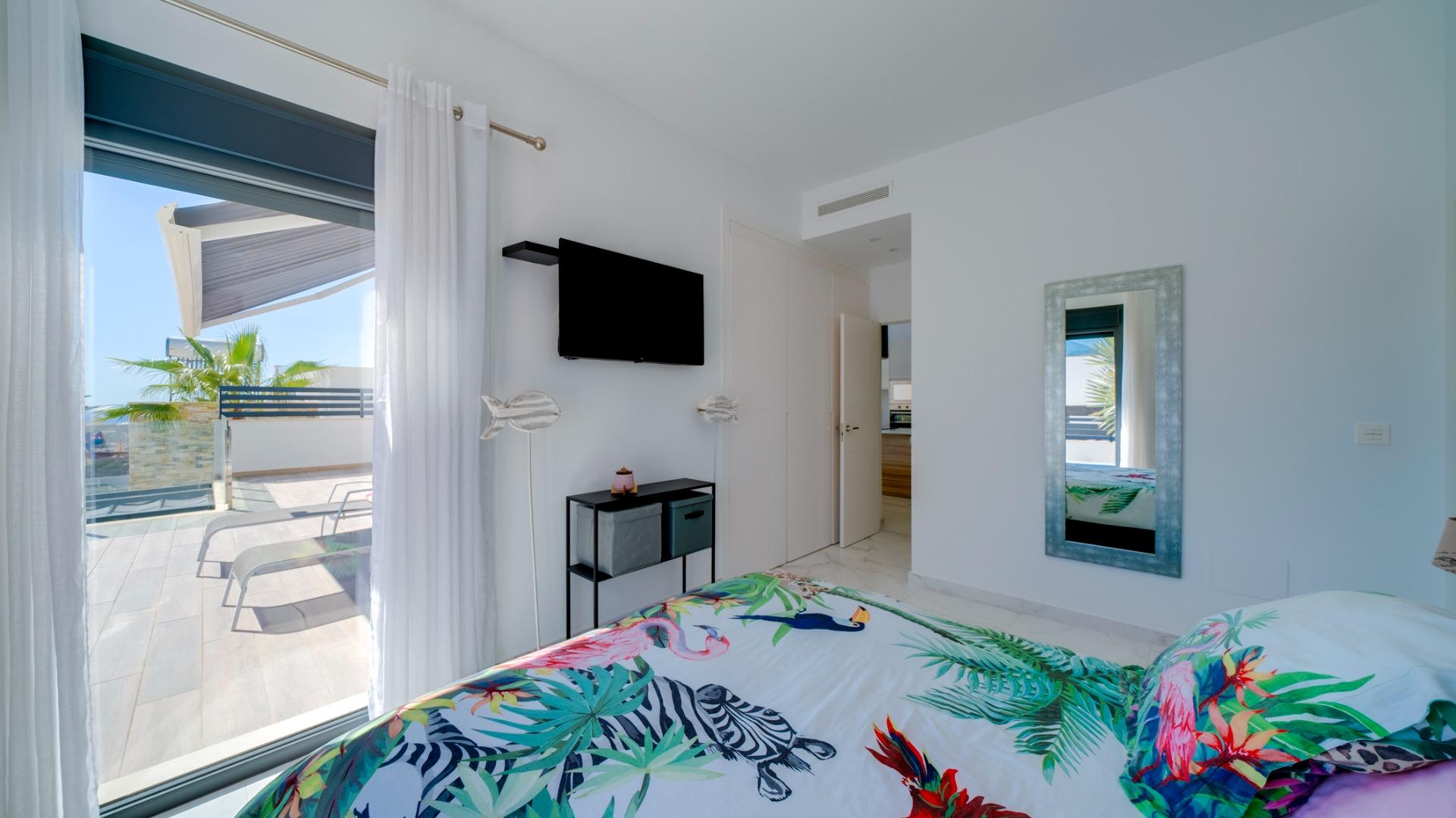 Parduodama vieno aukšto vila su baseinu Ispanijoje