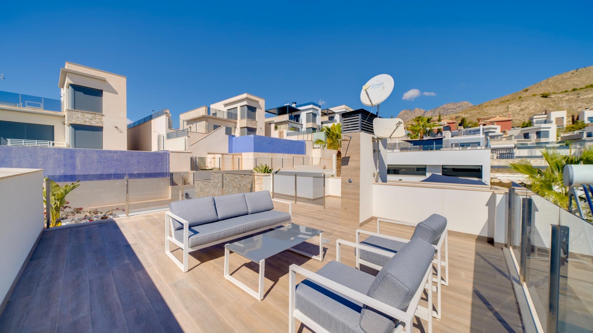 Parduodama vieno aukšto vila su baseinu Ispanijoje