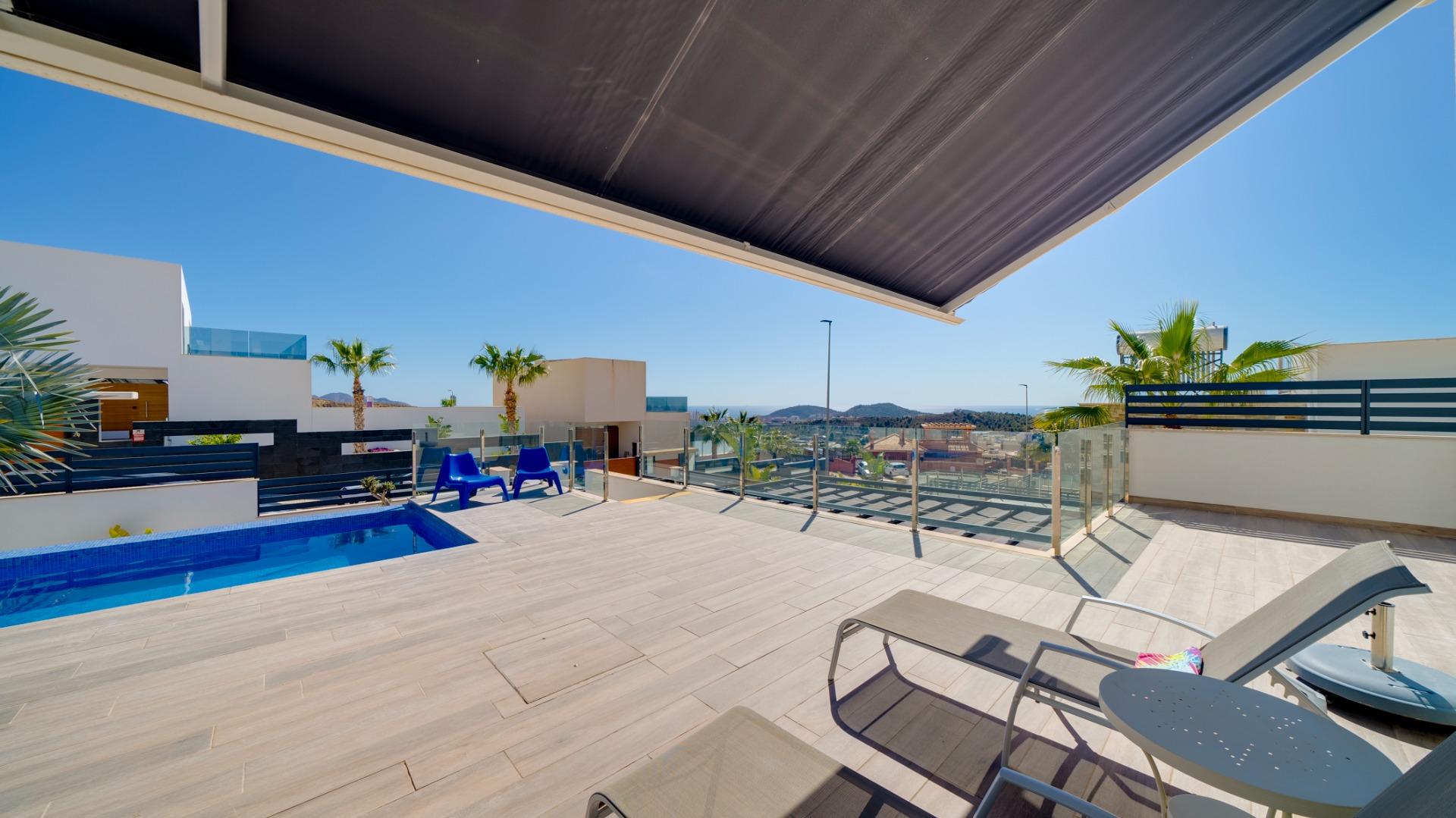 Parduodama vieno aukšto vila su baseinu Ispanijoje