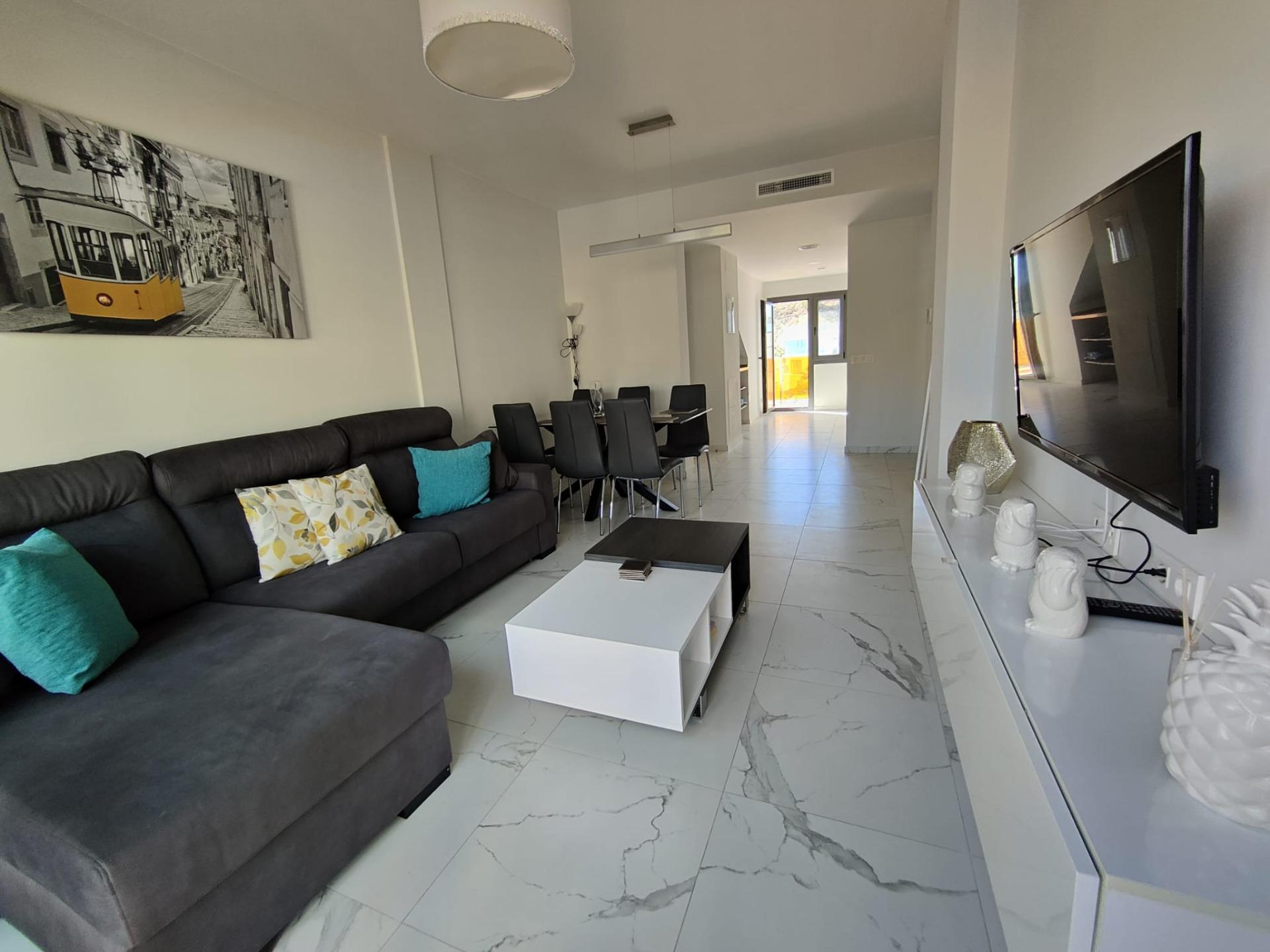 Parduodamas kotedžas Ispanijoje prie jūros