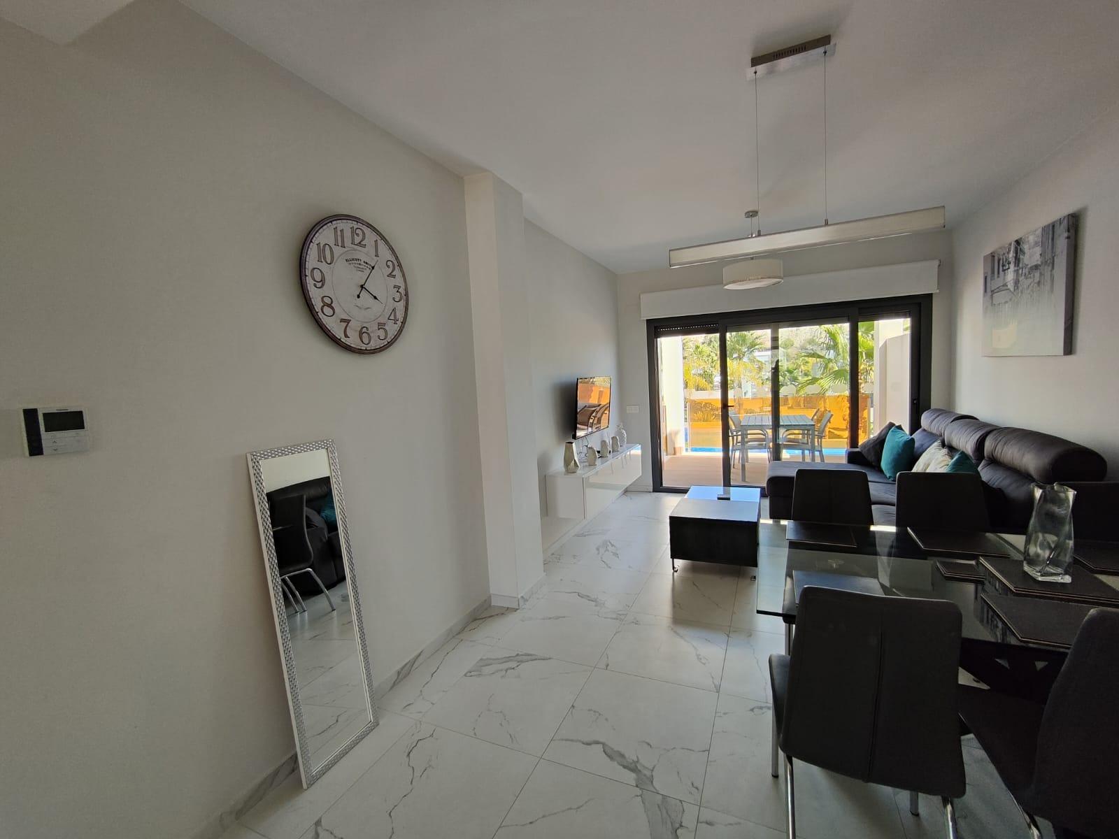 Parduodamas kotedžas Ispanijoje prie jūros