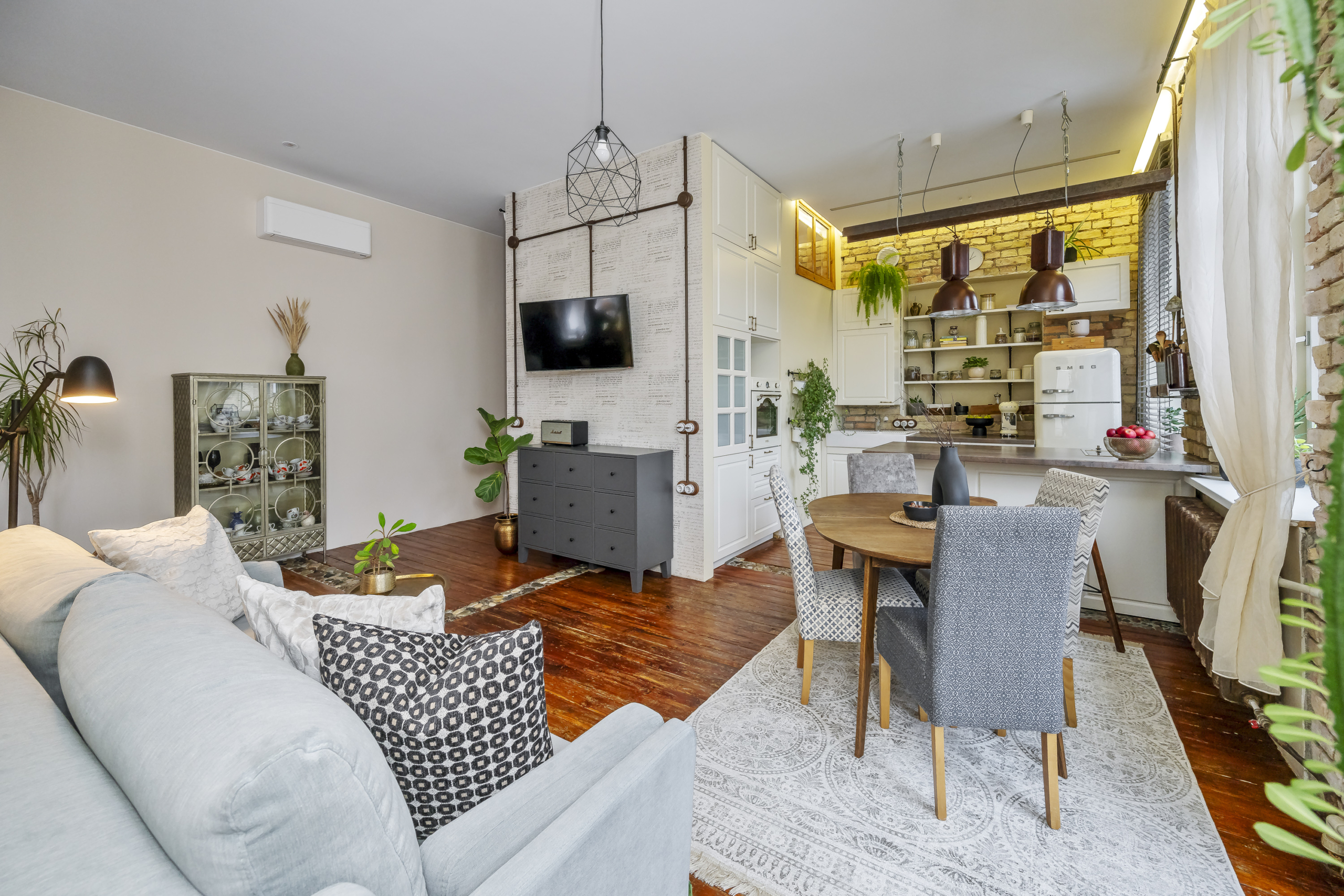 Parduodamas išskirtinis butas naujamiestyje