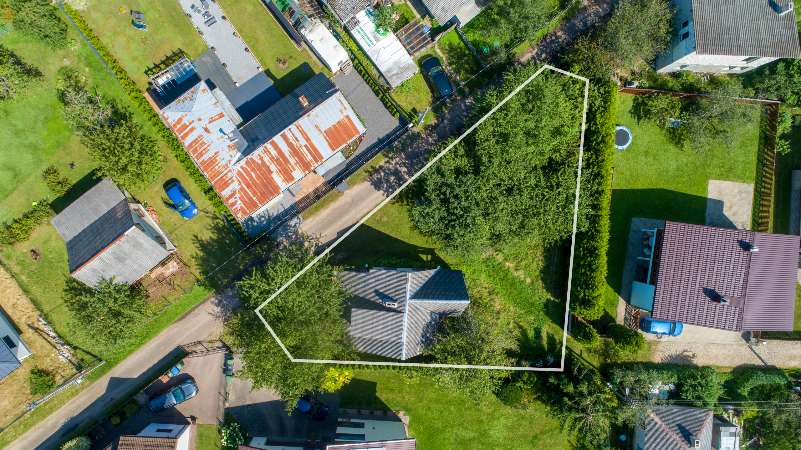 Parduodamas sklypas su nebaigtu statyti sodo namu Balsiuose